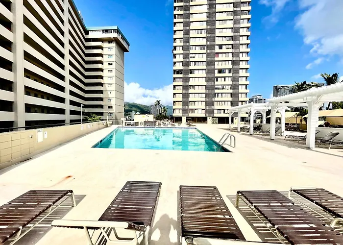 Ocean Canal Mountain View Steps From Waikiki Beach 6Person