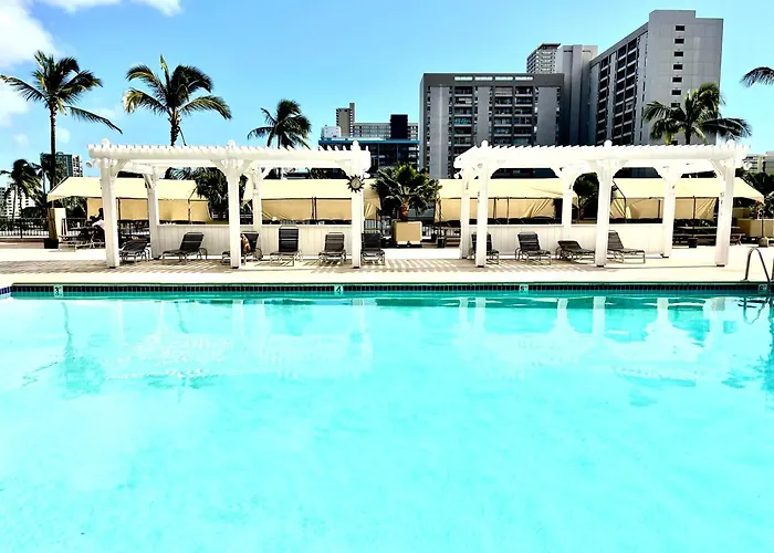 Ocean Canal Mountain View Steps From Waikiki Beach 6Person