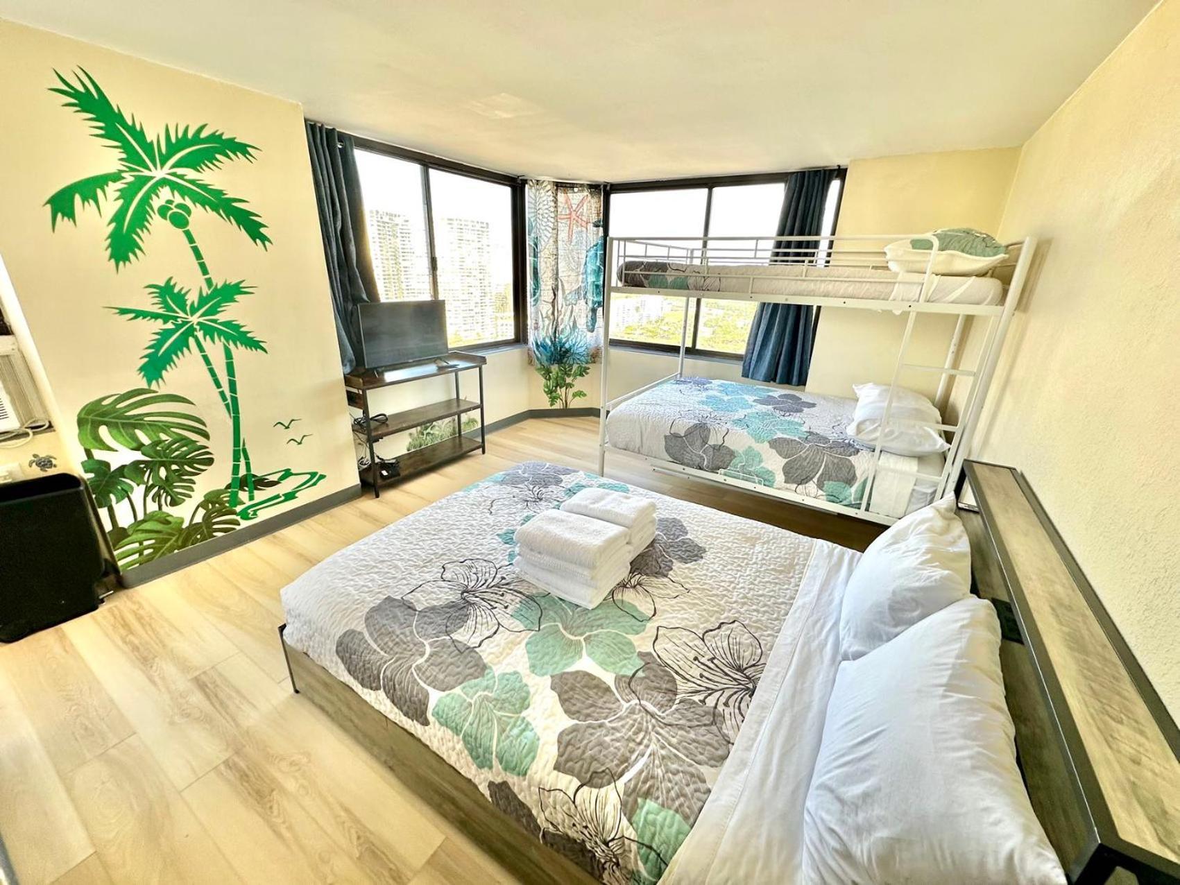 Ocean Canal Mountain View Steps From Waikiki 6person Apartment Honolulu